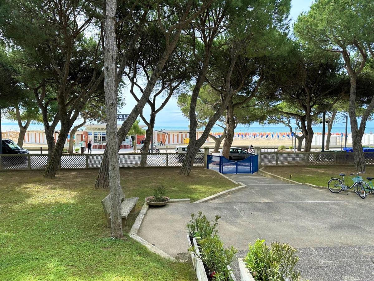 Blu Residence Lignano Sabbiadoro Exterior photo